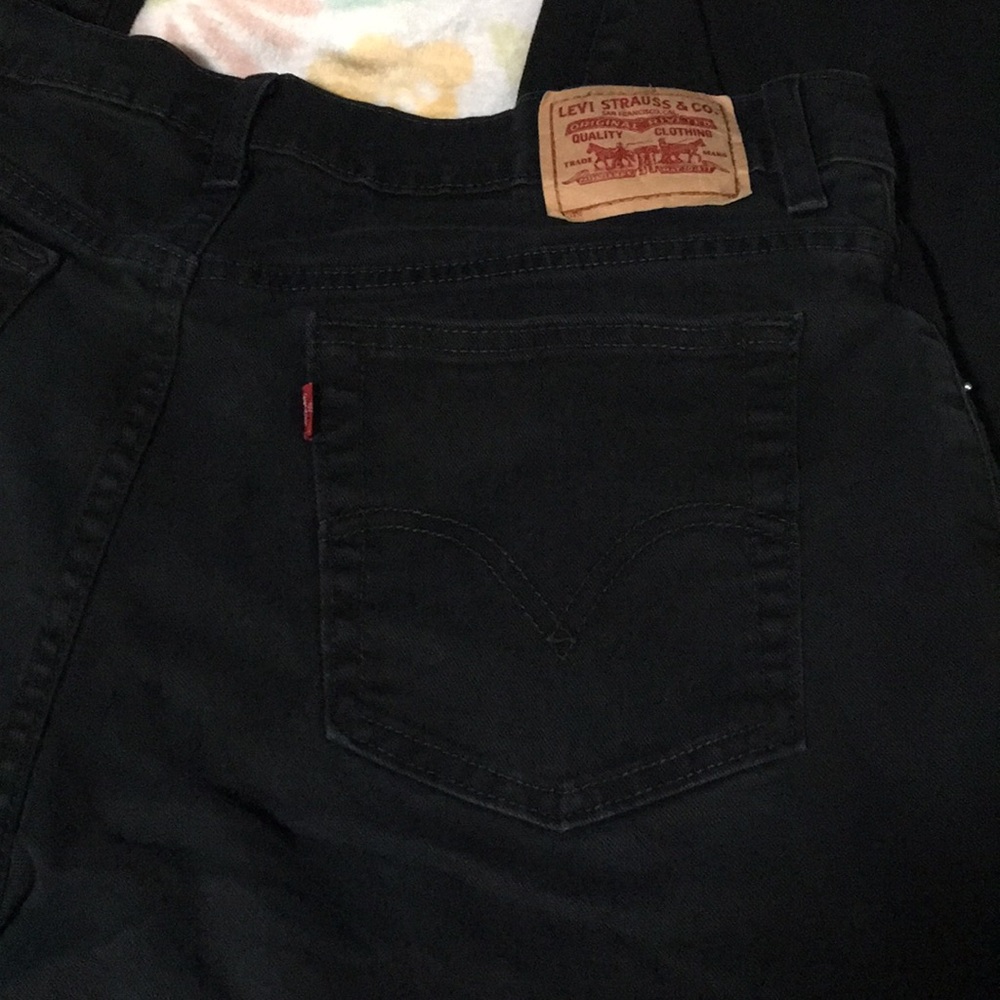 Black Levi’s. 550’s.